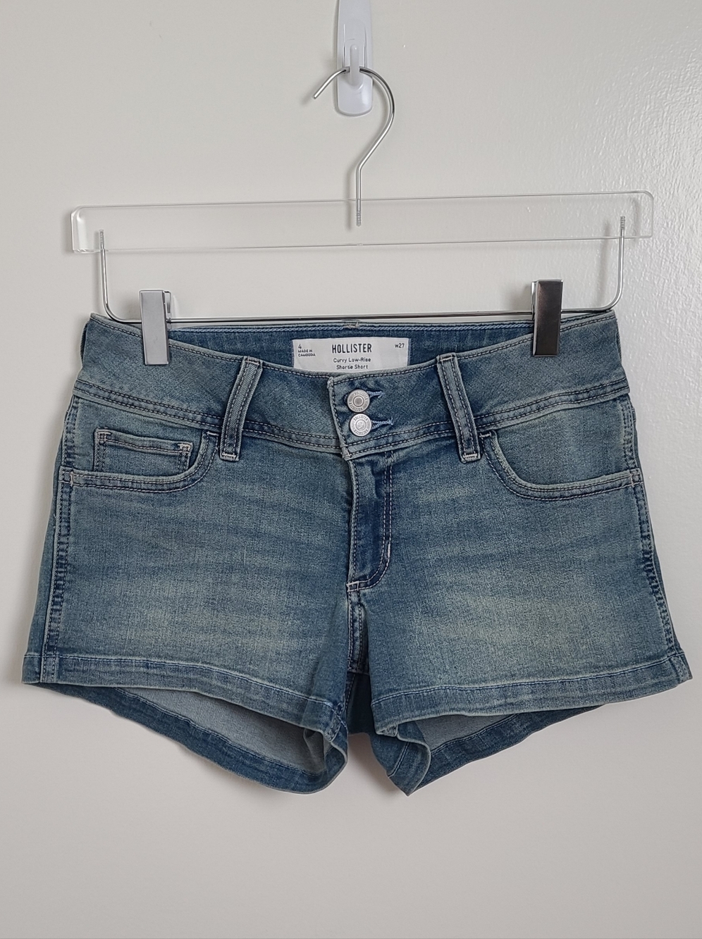 Hollister Curvy Low-Rise Shortie Short Size 4 - Picture 4 of 9